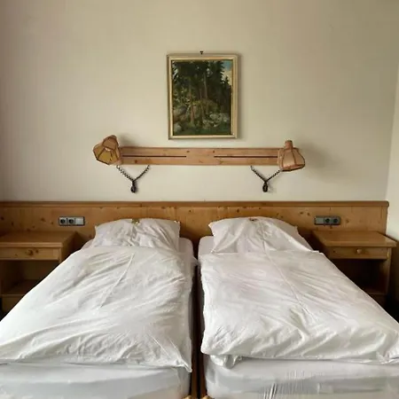 Jaegerhof Hotel *